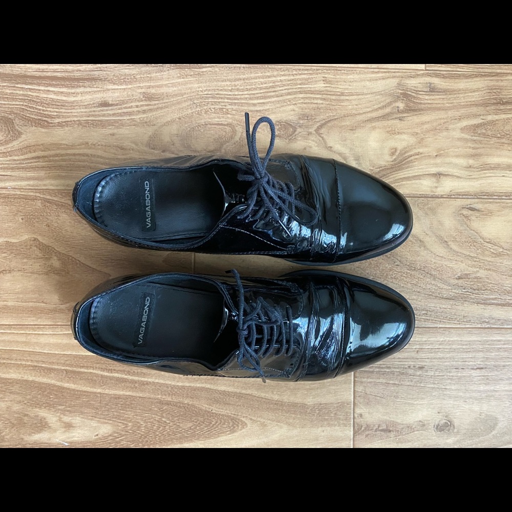 Vagabond patent leather lace up shoes